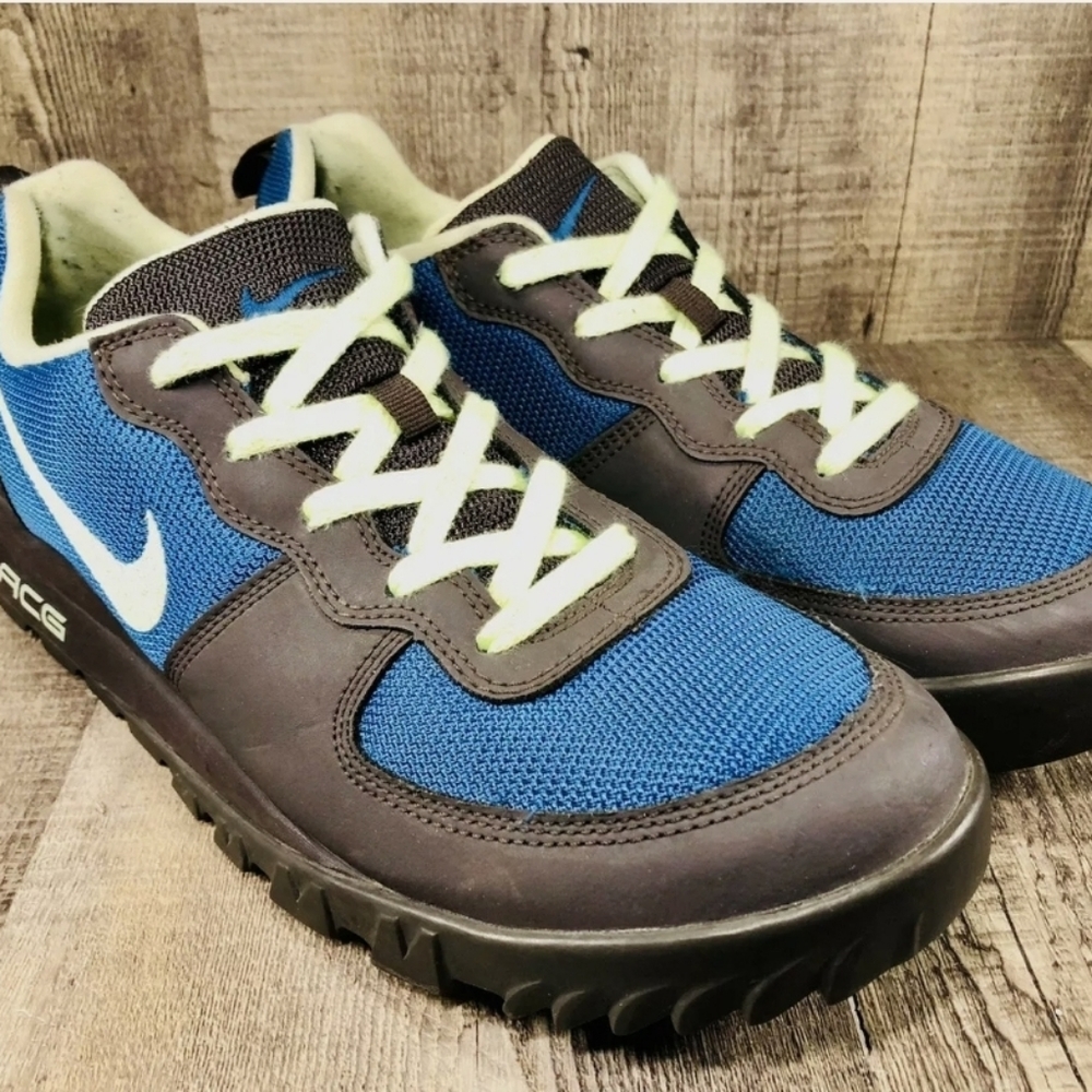 Nike ACG Takos Low Hiking Shoe